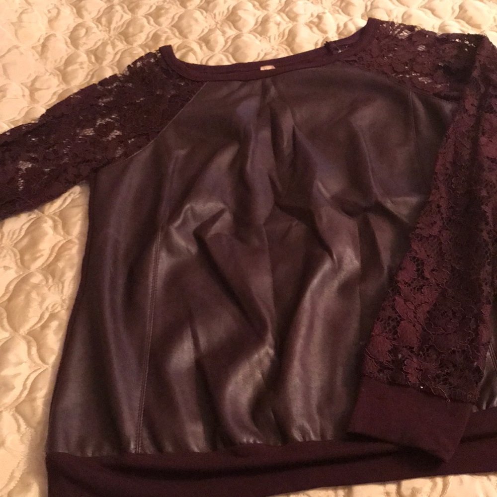 Top - Picture 2 of 2